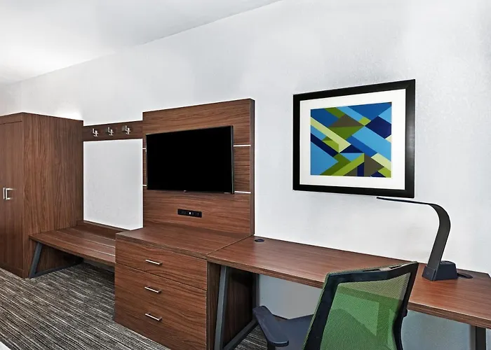 Express & South By Ihg Hotel