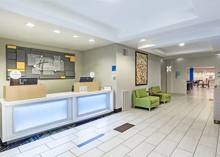 Express & South By Ihg Hotel 2*