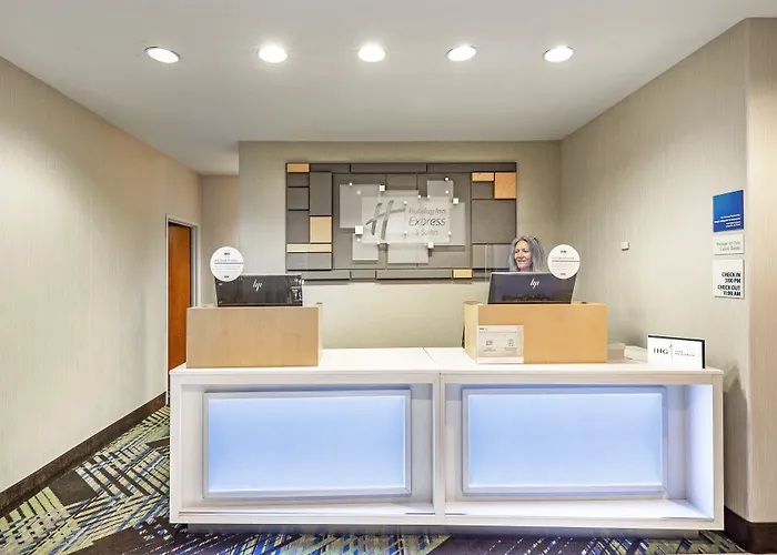 Express & South By Ihg Lafayette