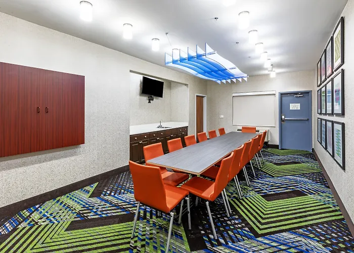 Express & South By Ihg Hotel Lafayette