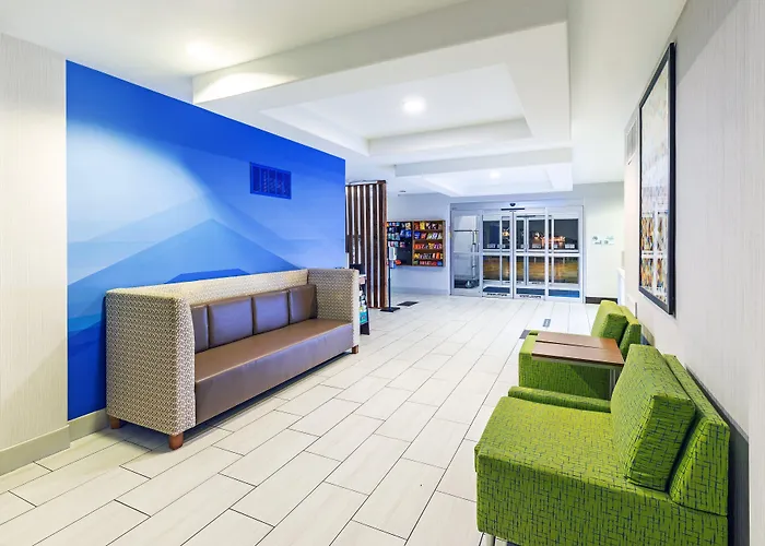 Express & South By Ihg 2* Lafayette