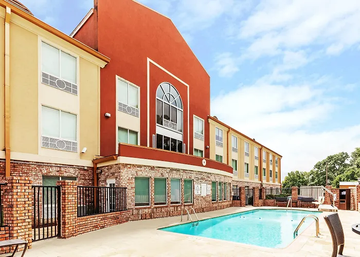 Express & South By Ihg 2* Lafayette