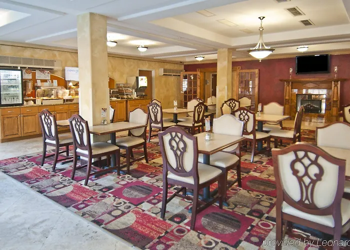 Express & South By Ihg 2* Lafayette