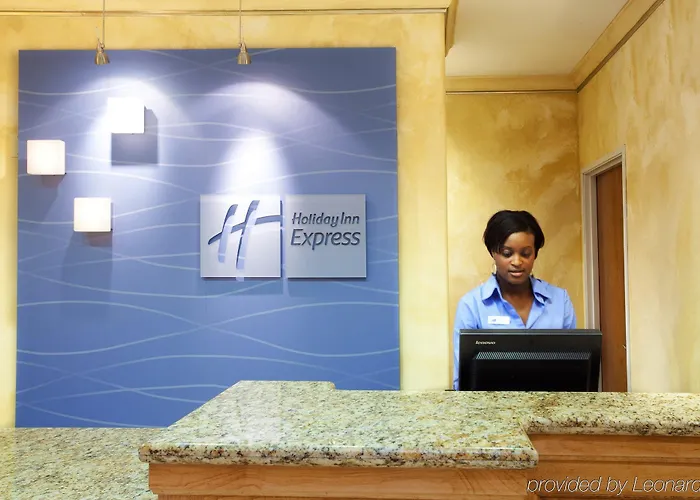 Express & South By Ihg Hotel Lafayette