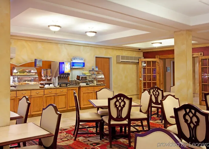 Express & South By Ihg 2* Lafayette