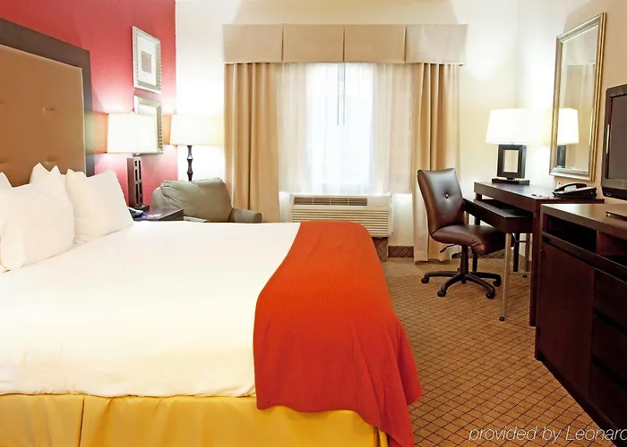 Express & South By Ihg 2*
